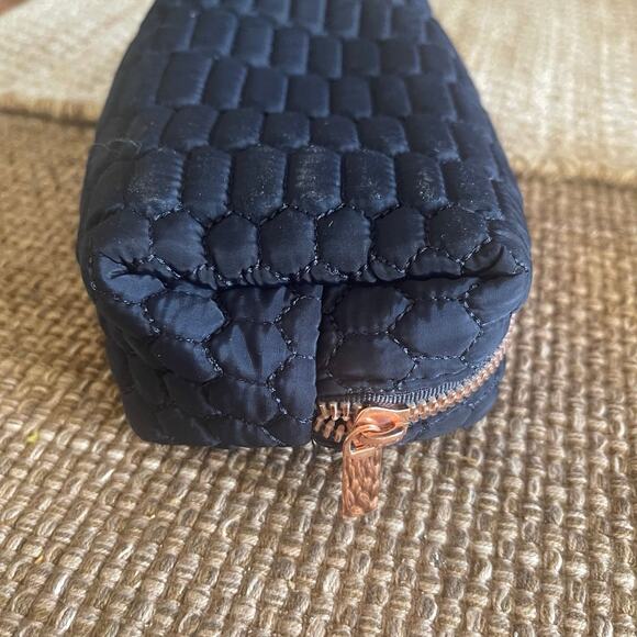 Aimee Kestenberg toiletry bag pouch - Picture 5 of 7